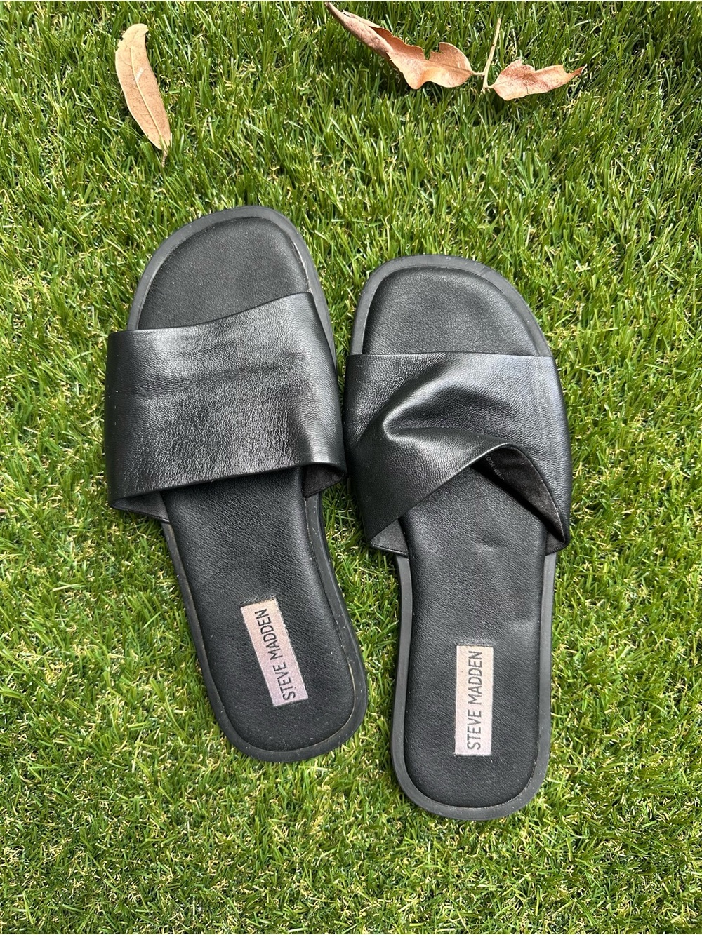 Steve Madden Black Slide Sandals with Twisted Strap